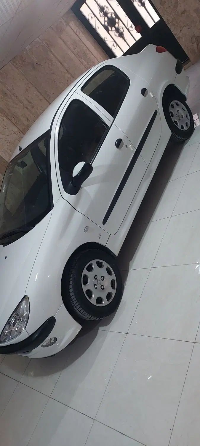 پژو ۲۰۶ صندوق دار v8 - 1396