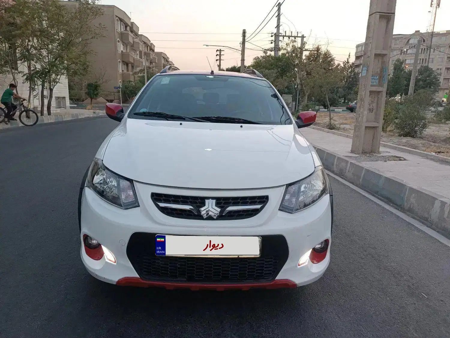 خودرو کوییک، معمولی آگهی ann_19943676