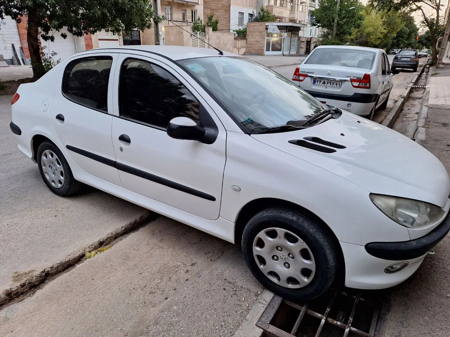 پژو ۲۰۶ صندوق دار v8 - 1393