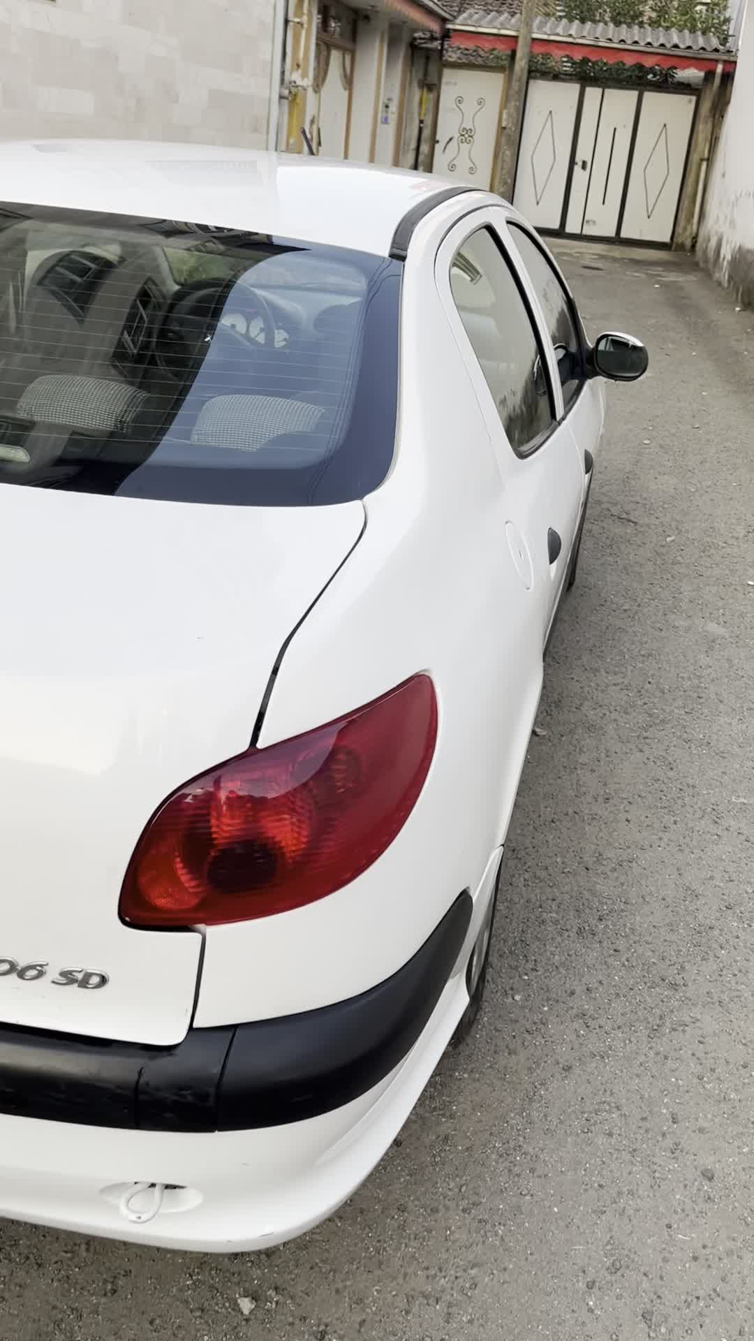 پژو ۲۰۶ صندوق دار v8 - 1393