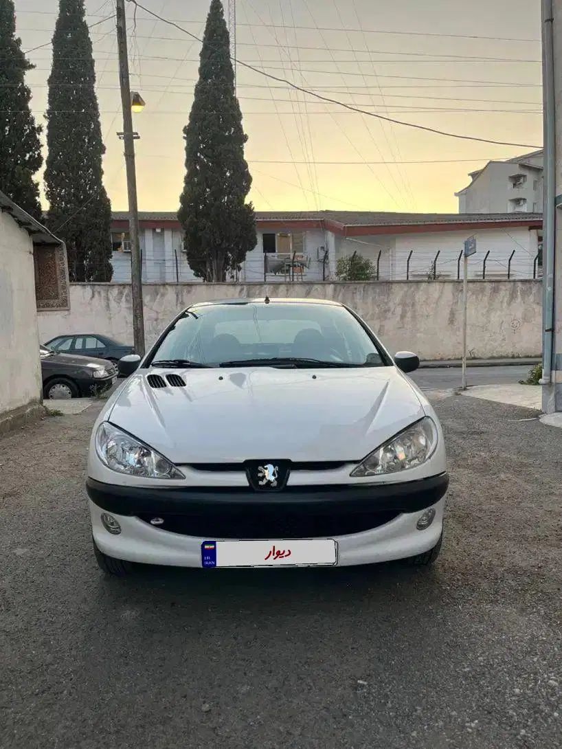 پژو ۲۰۶ صندوق دار v8 - 1393