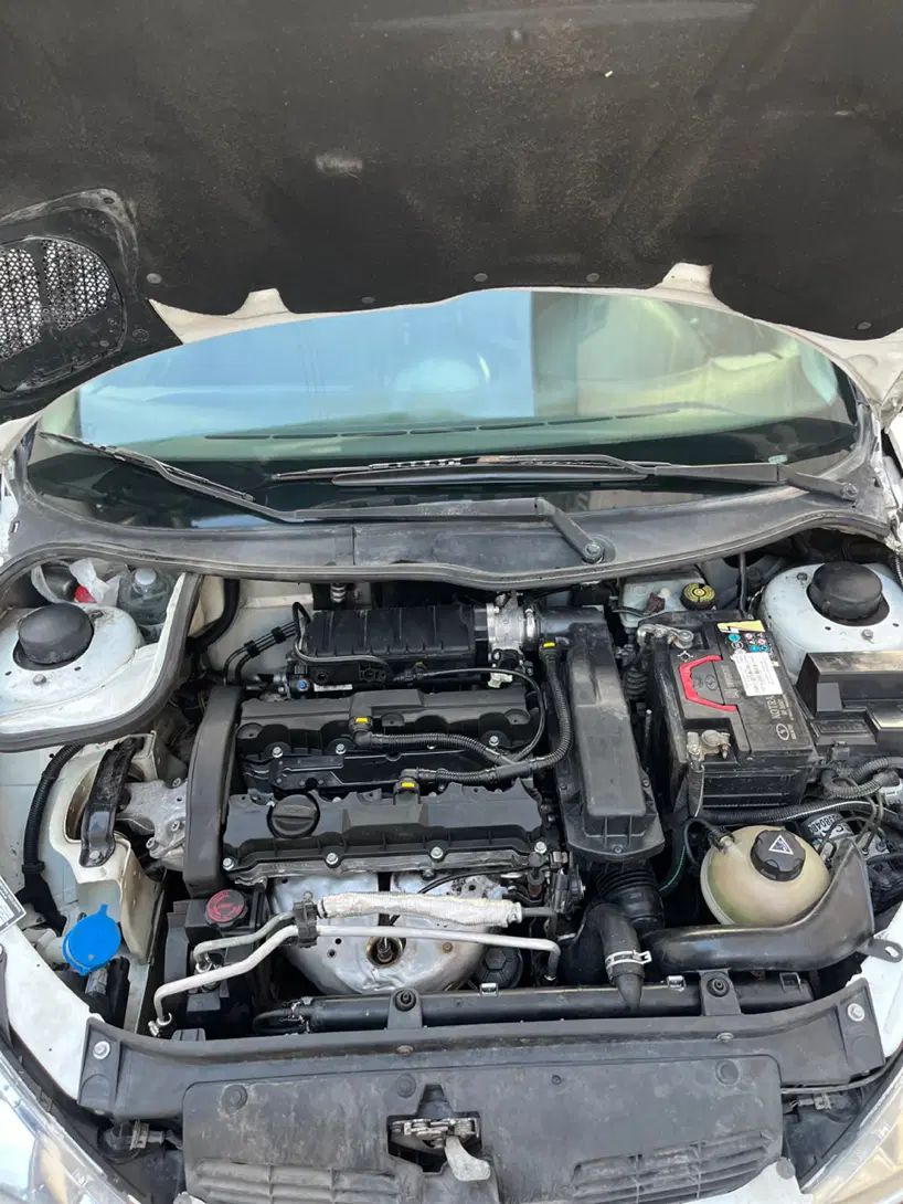 پژو ۲۰۶ صندوق دار v8 - 1393