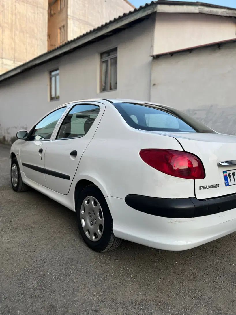 پژو ۲۰۶ صندوق دار v8 - 1393