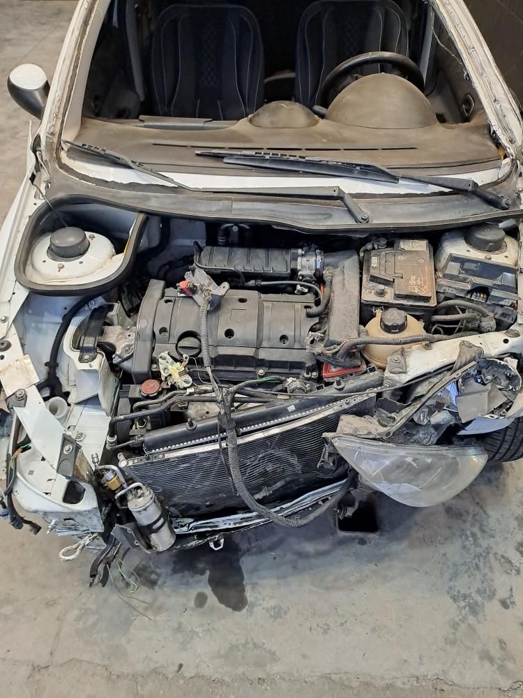 پژو ۲۰۶ صندوق دار v8 - 1393