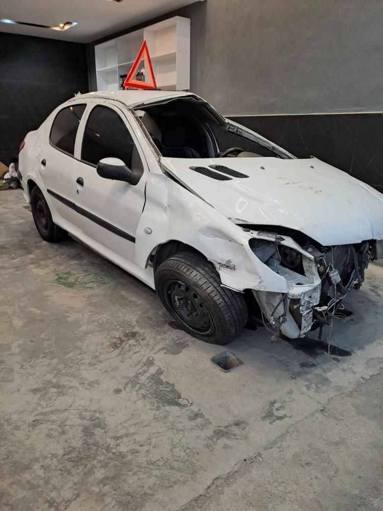 پژو ۲۰۶ صندوق دار v8 - 1393