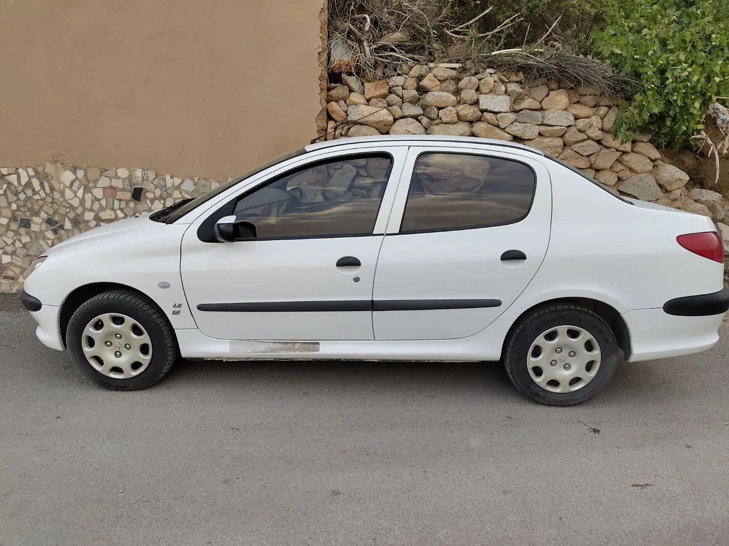 پژو ۲۰۶ صندوق دار v8 - 1399