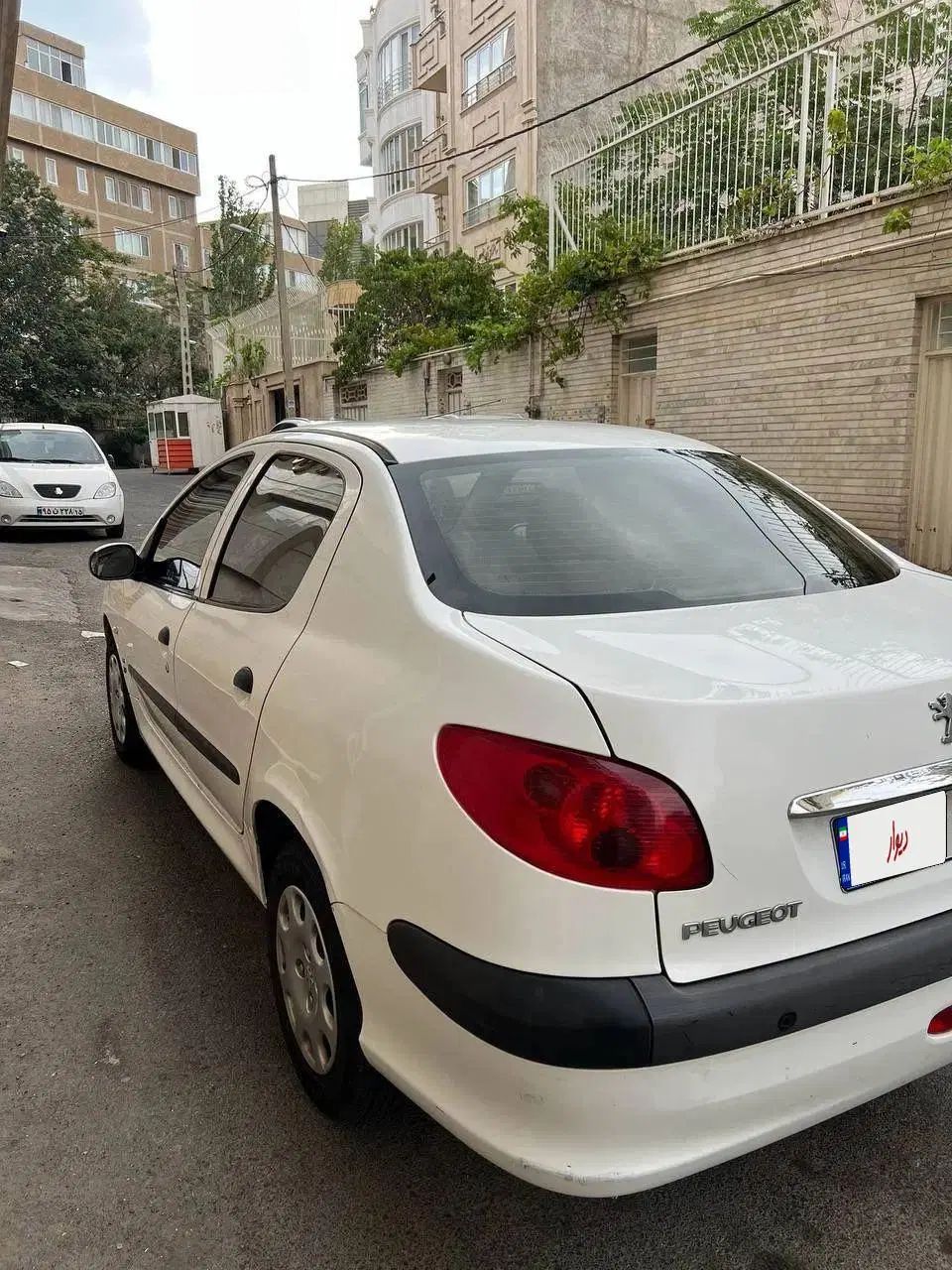 پژو ۲۰۶ صندوق دار v8 - 1394
