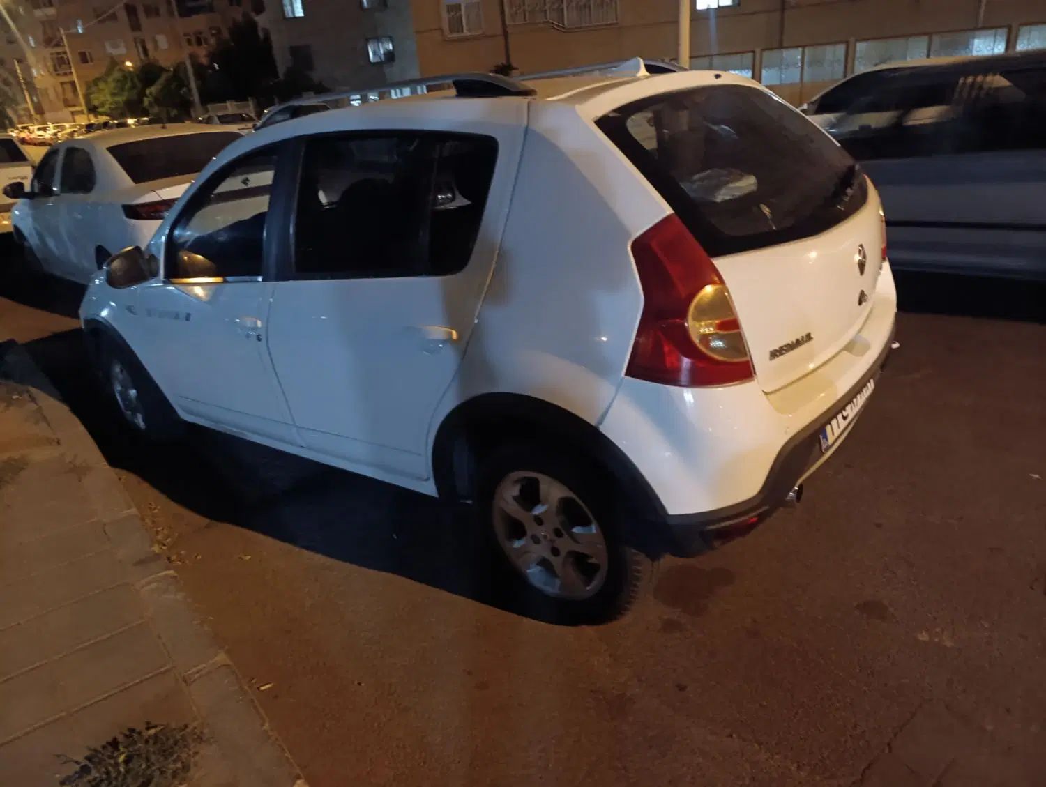 رنو ساندرو اتوماتیک - 1395