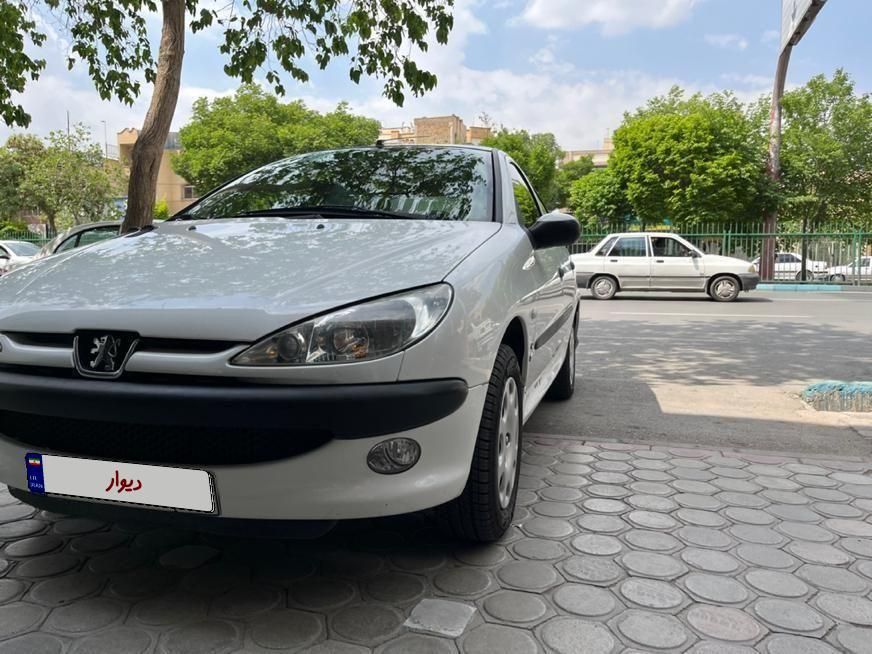 پژو ۲۰۶ صندوق دار v8 - 1399