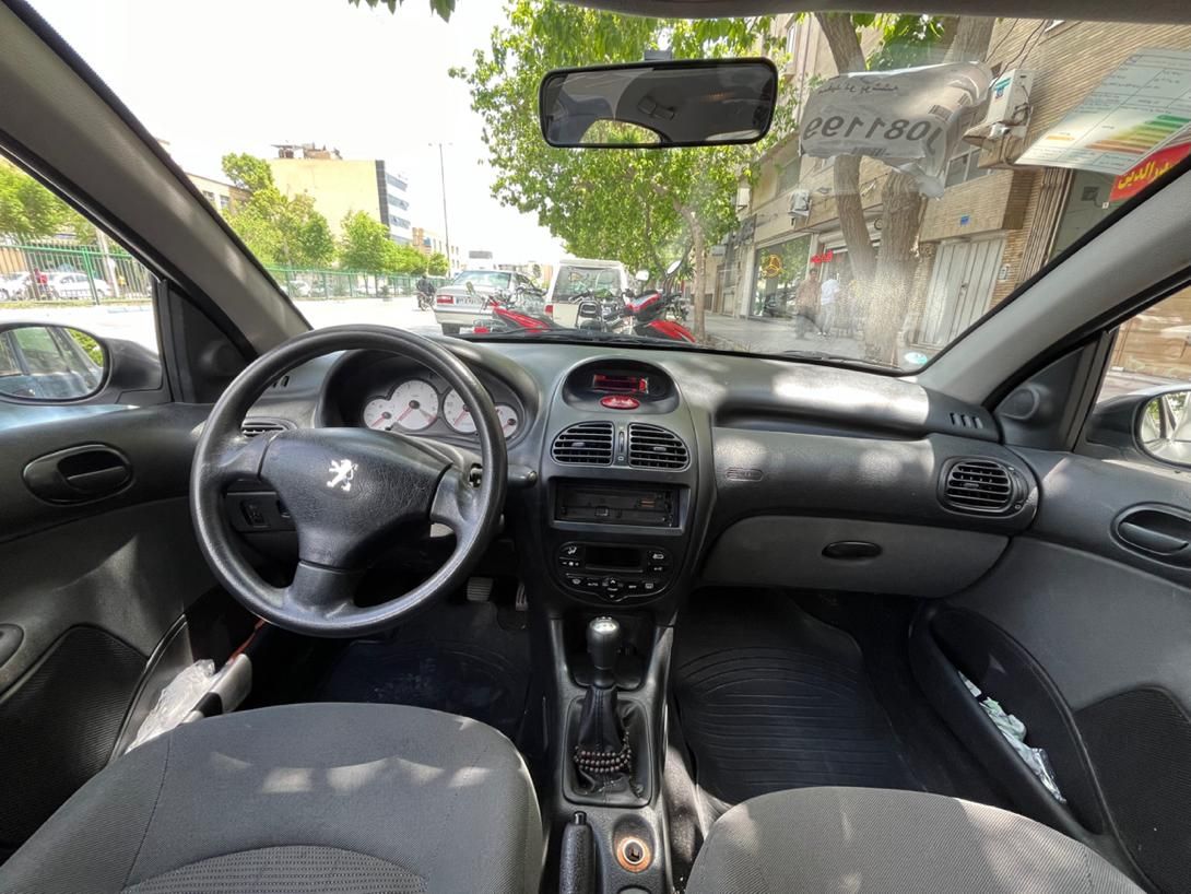 پژو ۲۰۶ صندوق دار v8 - 1399