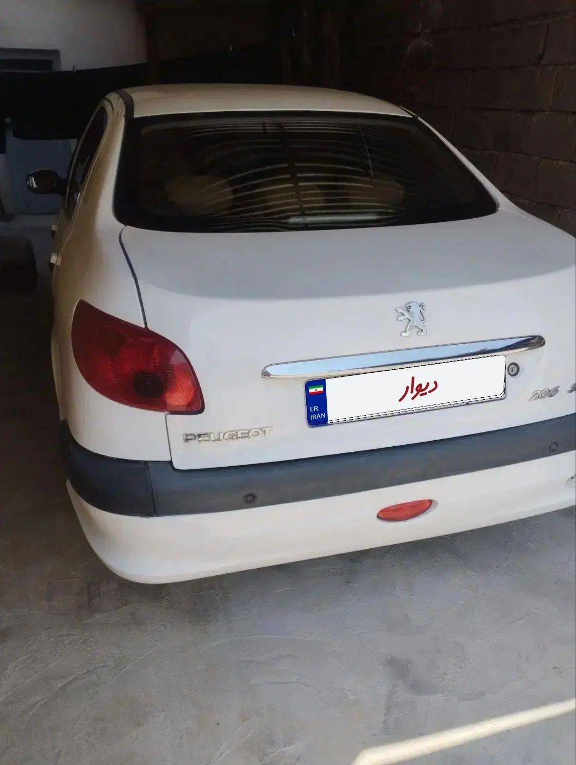 پژو ۲۰۶ صندوق دار v8 - 1396