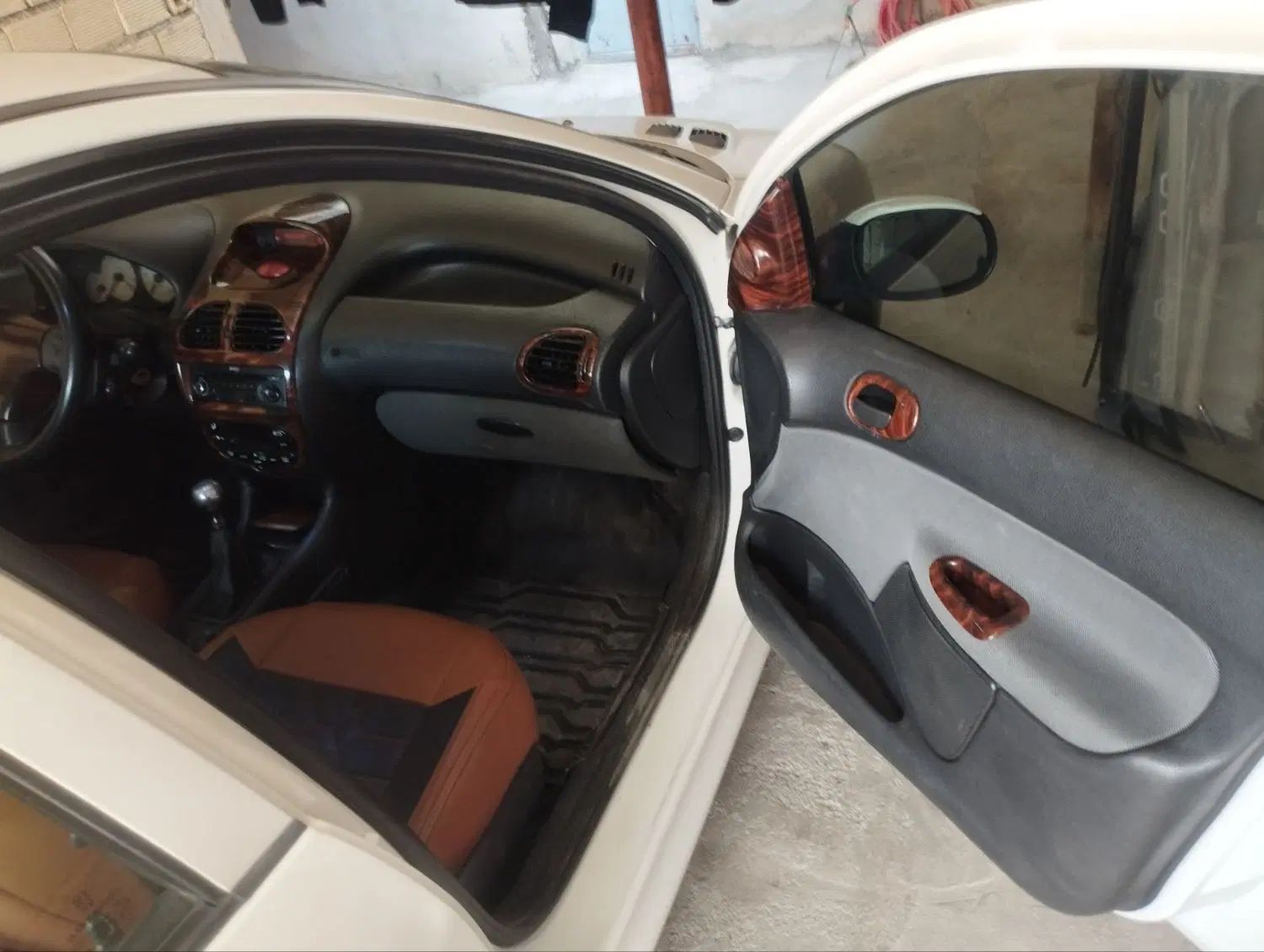 پژو ۲۰۶ صندوق دار v8 - 1396