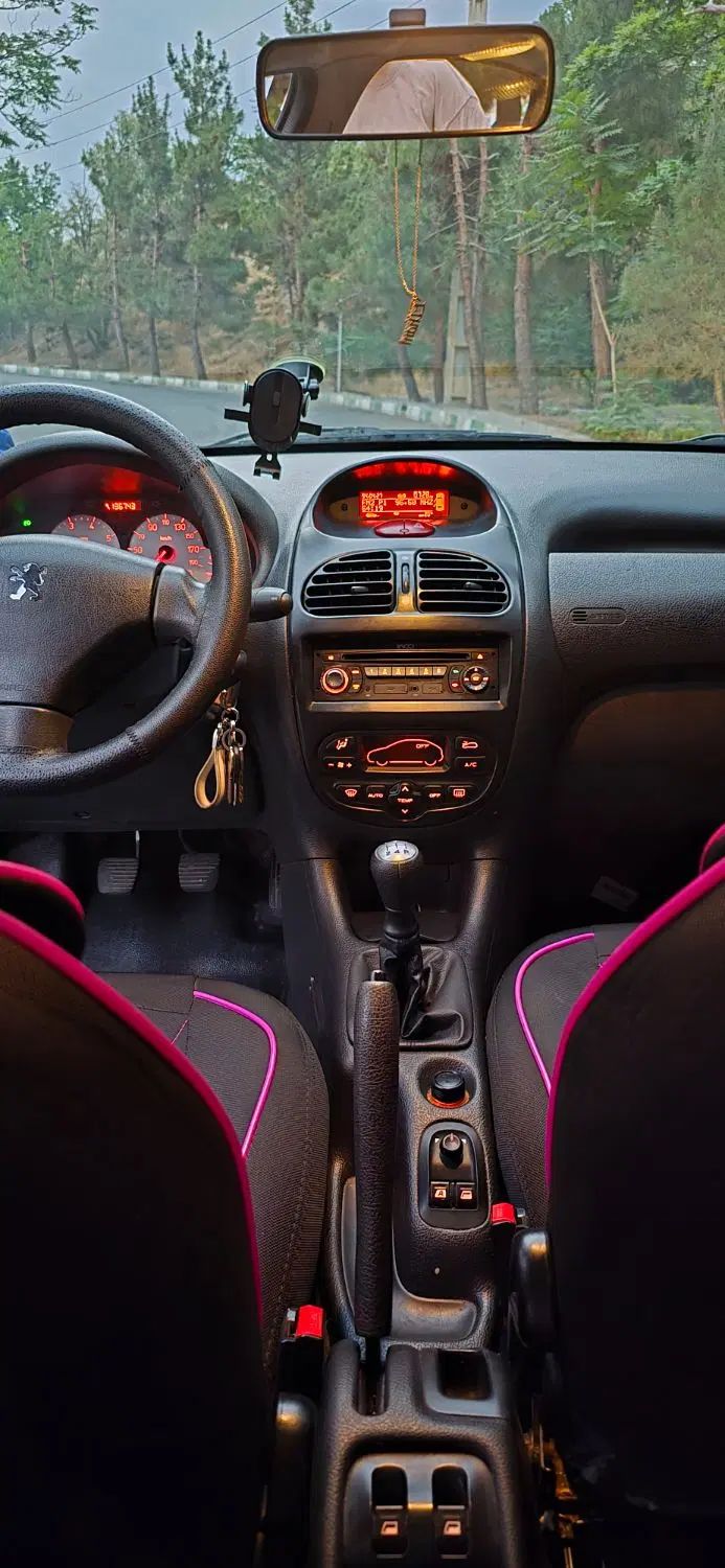پژو ۲۰۶ صندوق دار v8 - 1397