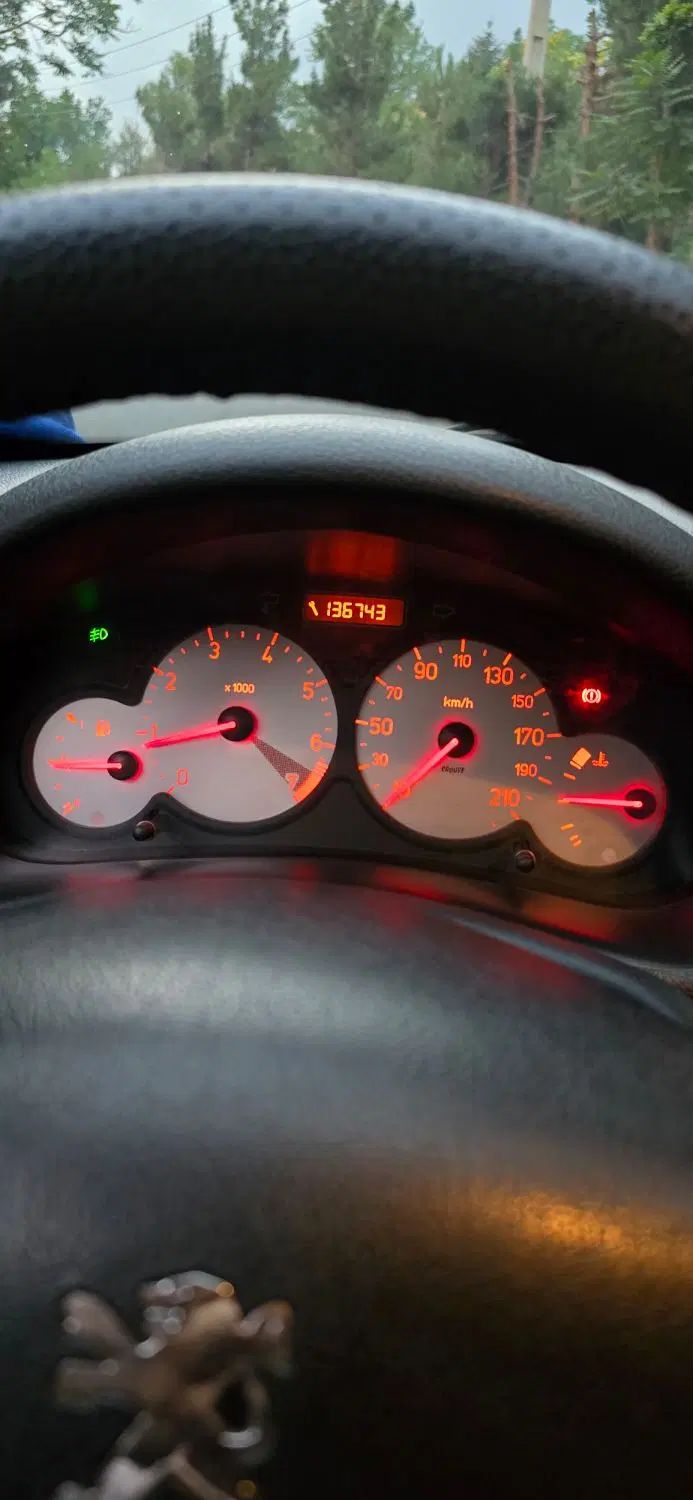 پژو ۲۰۶ صندوق دار v8 - 1397