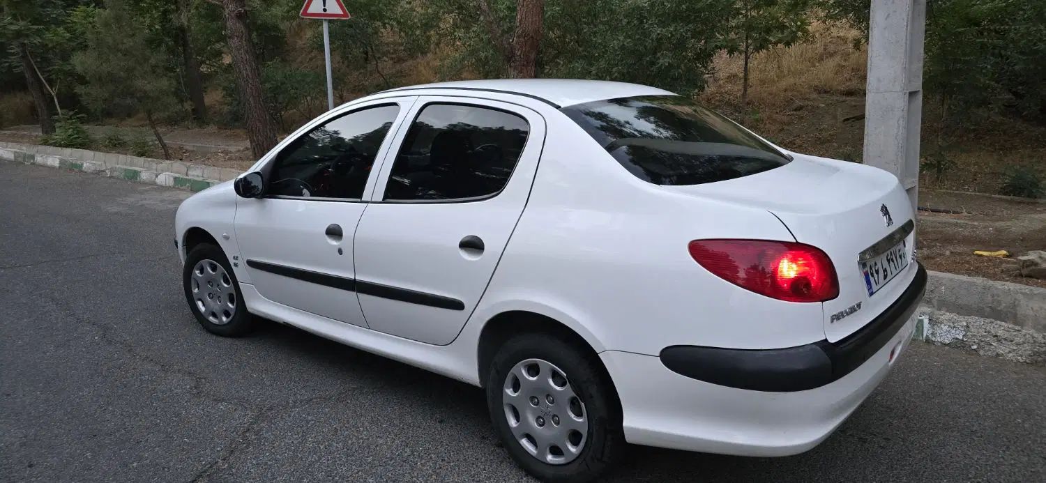 پژو ۲۰۶ صندوق دار v8 - 1397