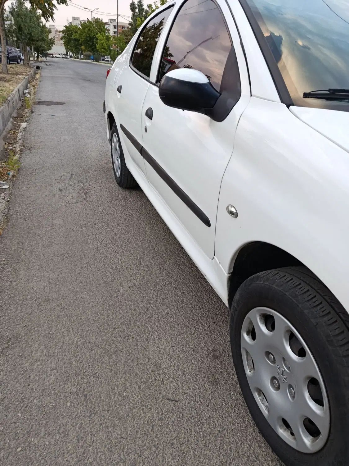 پژو ۲۰۶ صندوق دار v8 - 1390