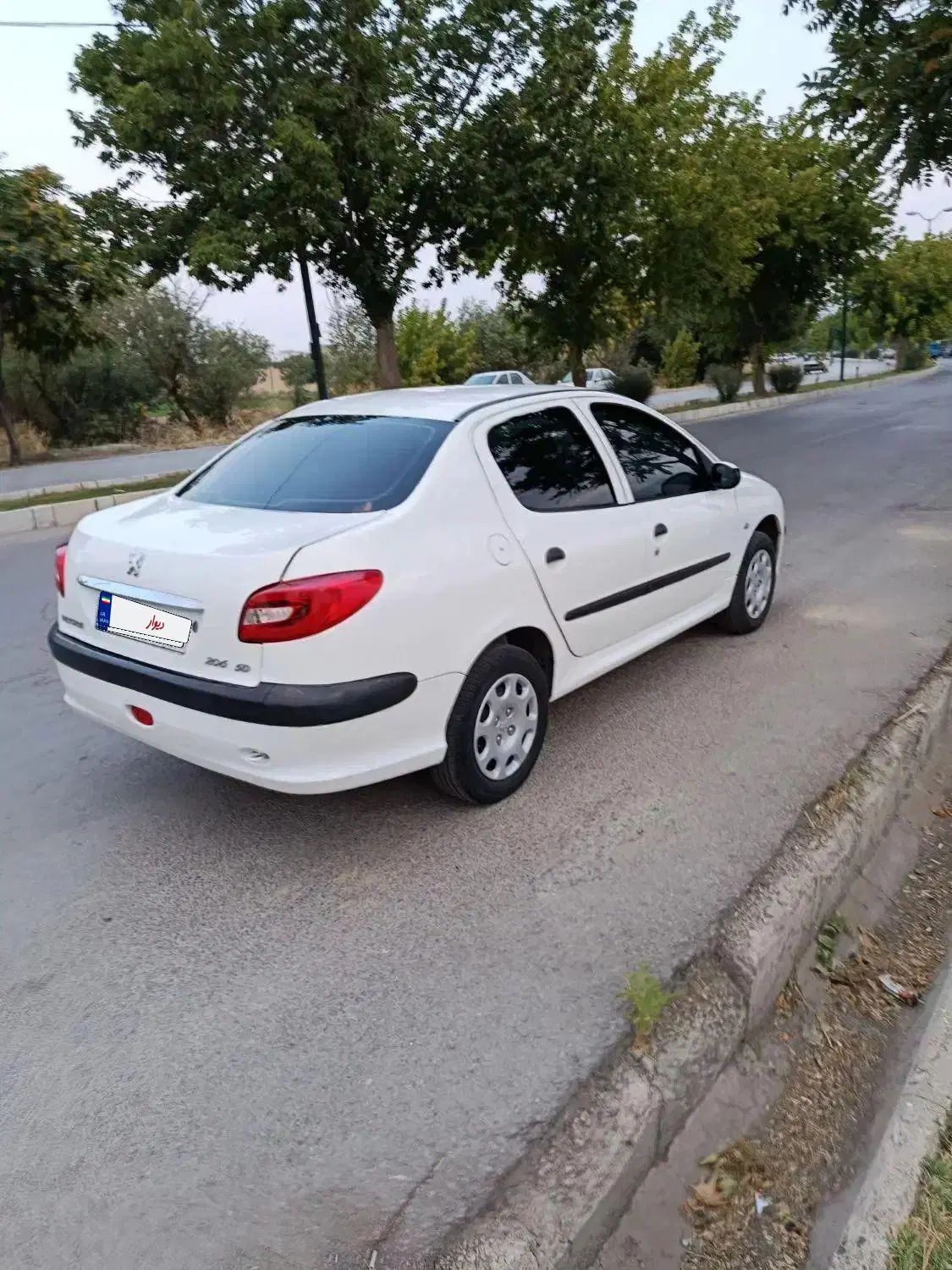 خودرو پژو، ۲۰۶ صندوق دار آگهی ann_19947136