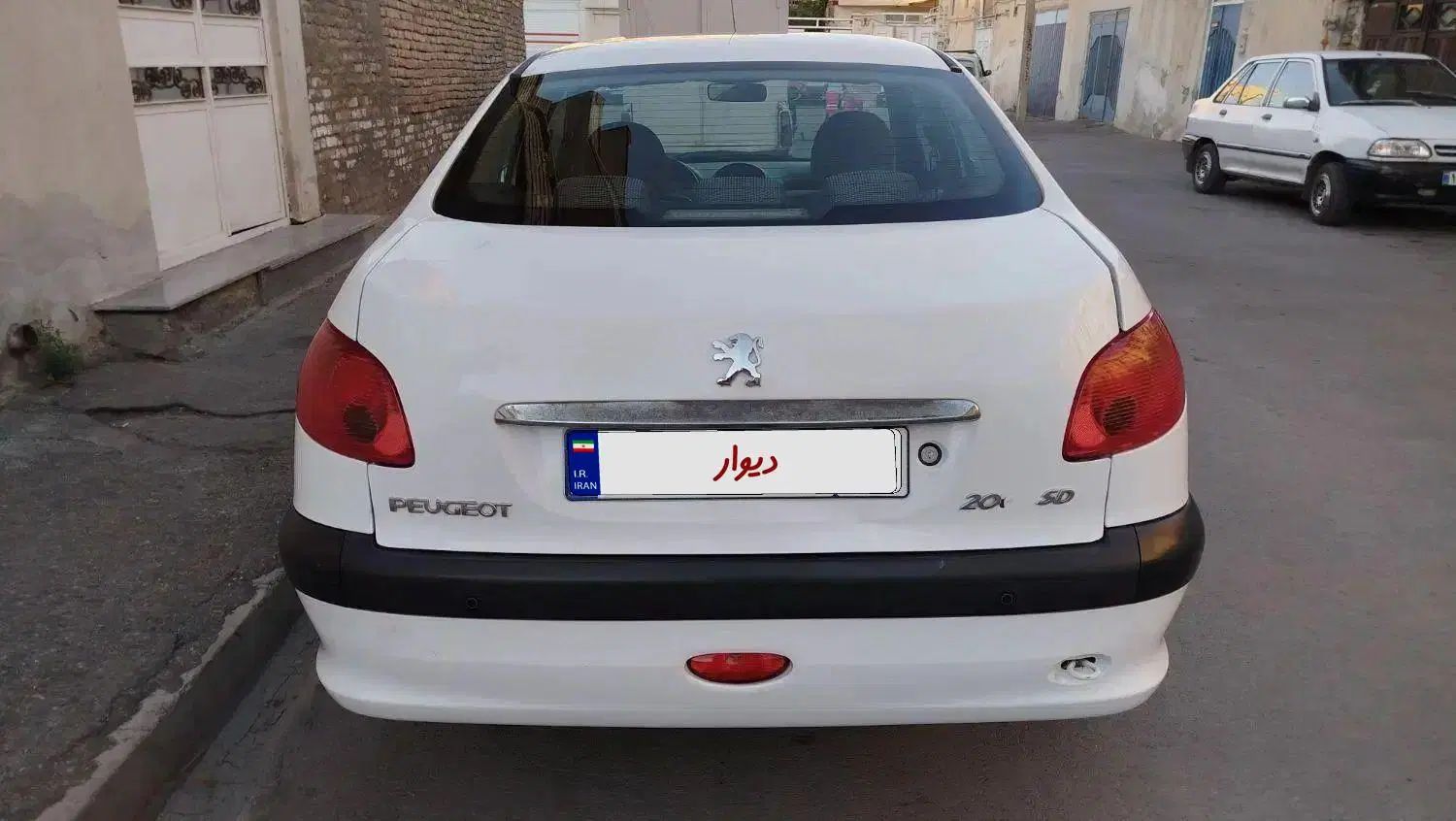 پژو ۲۰۶ صندوق دار v8 - 1395