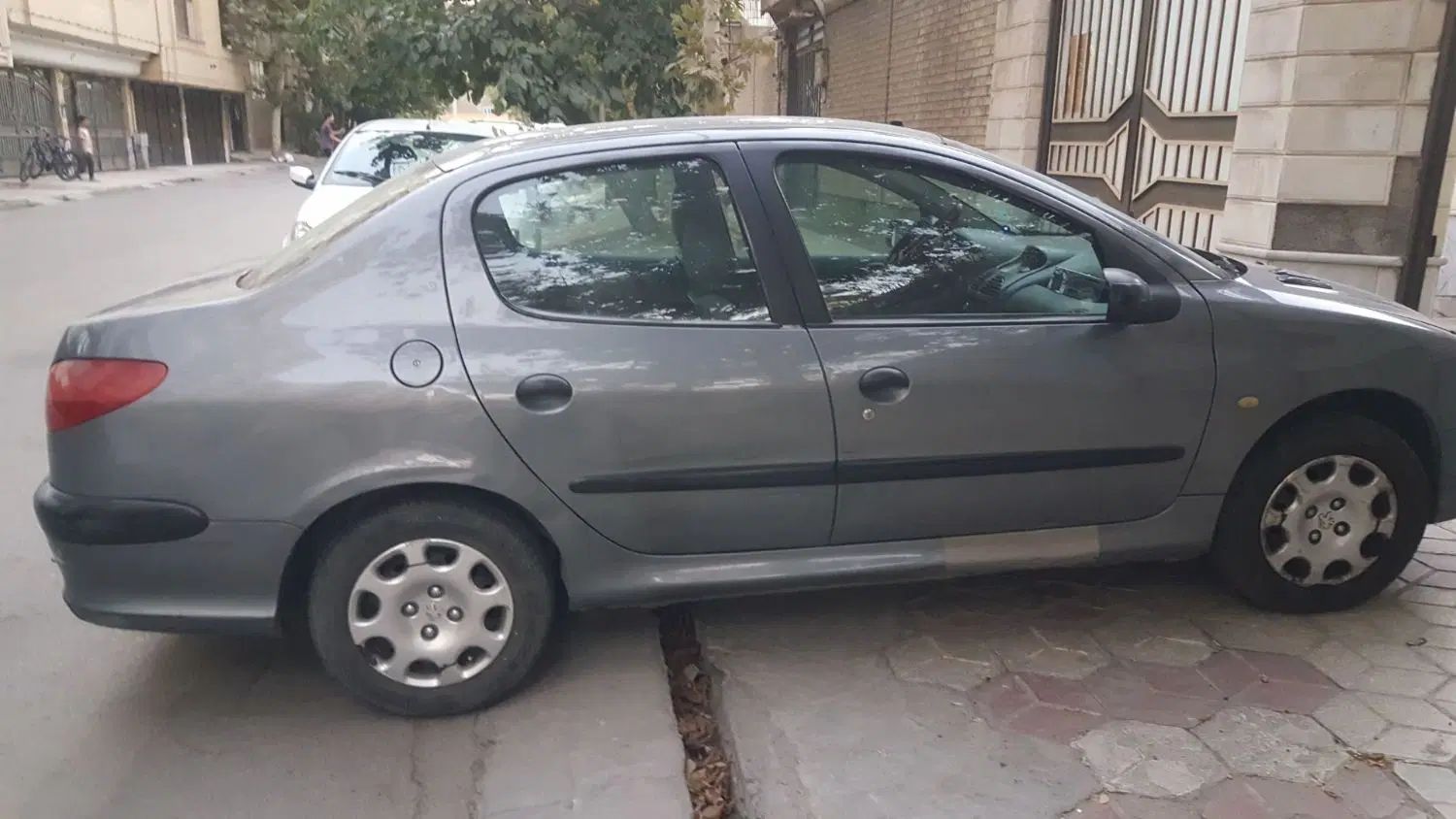 پژو ۲۰۶ صندوق دار v8 - 1386