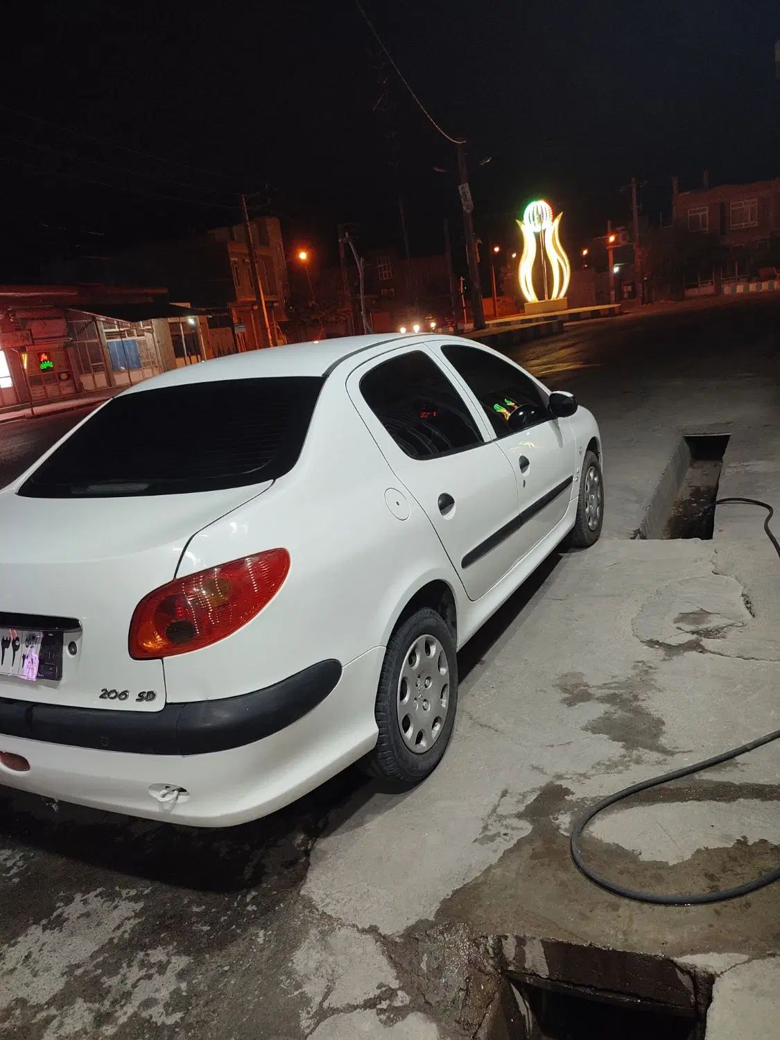 پژو ۲۰۶ صندوق دار v8 - 1393