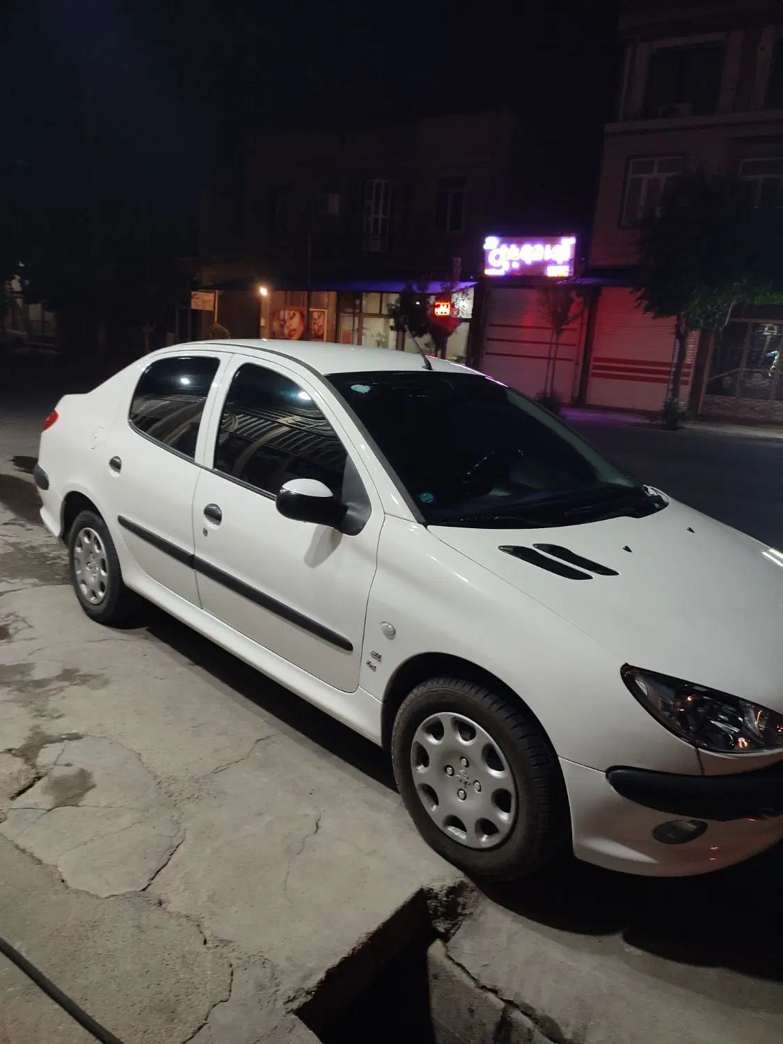 پژو ۲۰۶ صندوق دار v8 - 1393