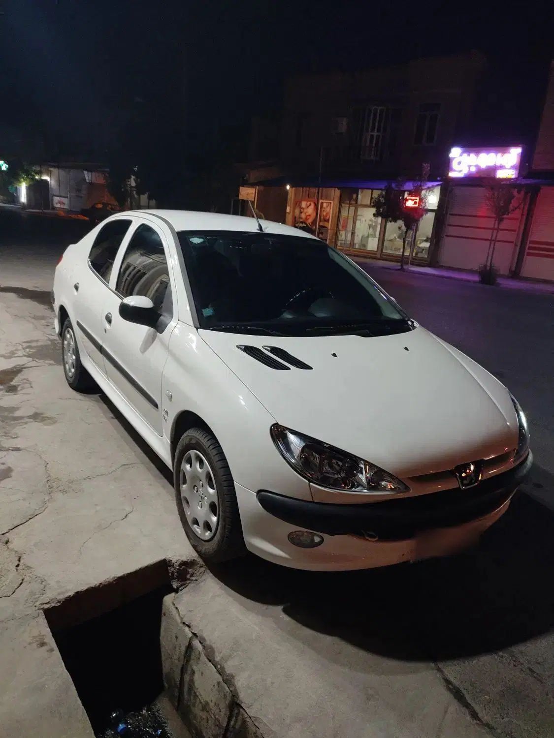 پژو ۲۰۶ صندوق دار v8 - 1393