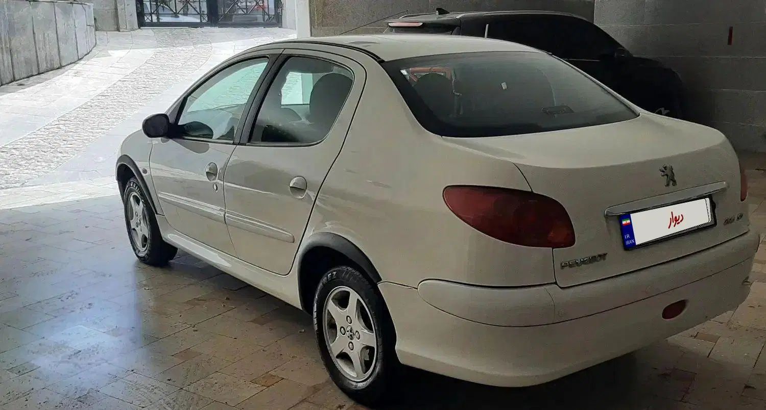 پژو ۲۰۶ صندوق دار v8 - 1389