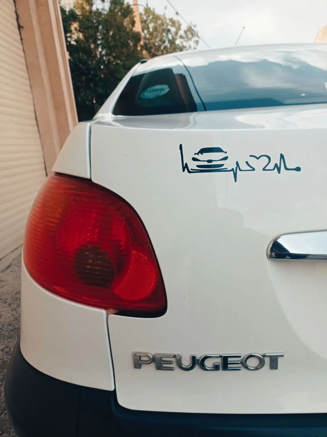 پژو ۲۰۶ صندوق دار v8 - 1396