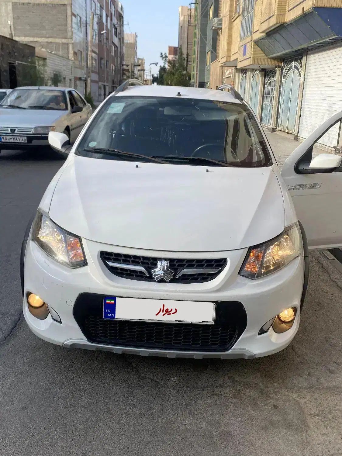 خودرو کوییک، معمولی آگهی ann_19948926
