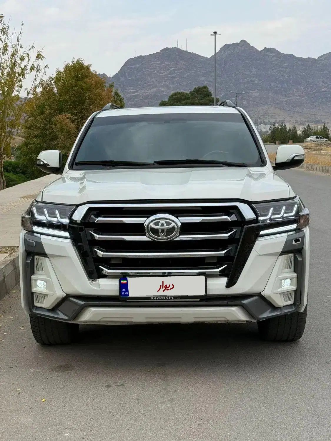 تویوتا لندکروز VXR نسل ۵ - 2013