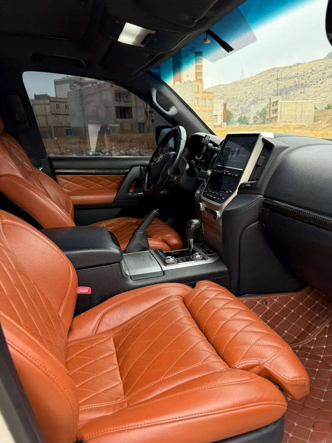 تویوتا لندکروز VXR نسل ۵ - 2013