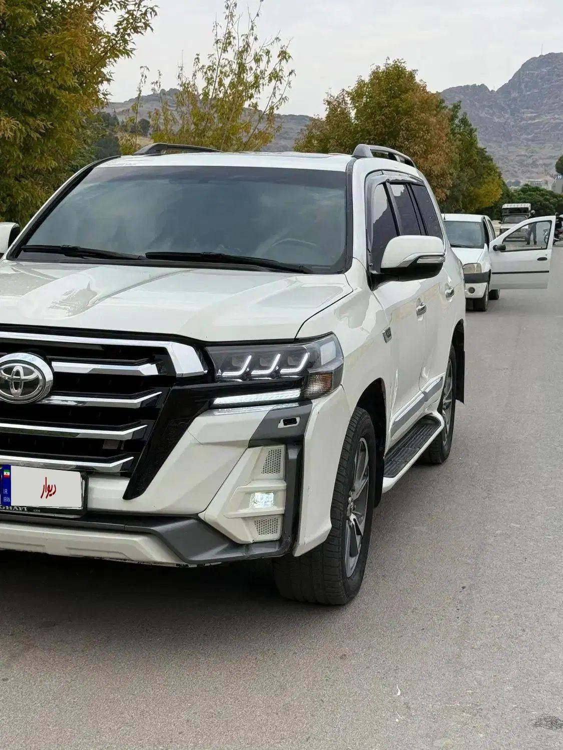 تویوتا لندکروز VXR نسل ۵ - 2013