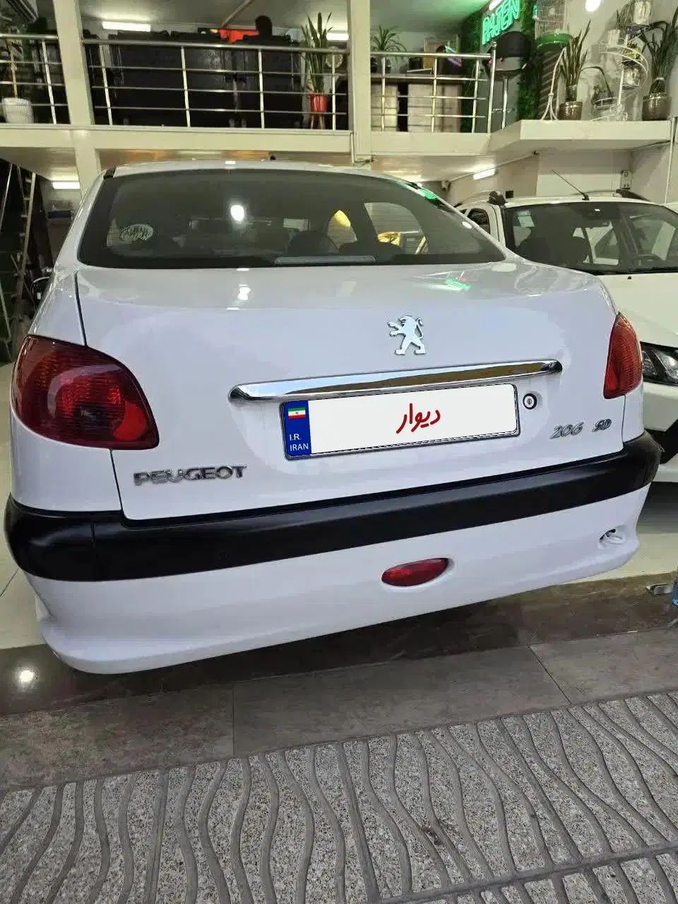 پژو ۲۰۶ صندوق دار v8 - 1398