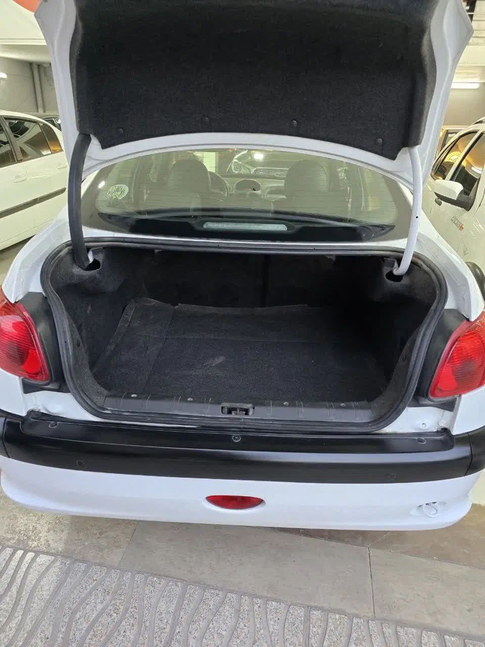 پژو ۲۰۶ صندوق دار v8 - 1398