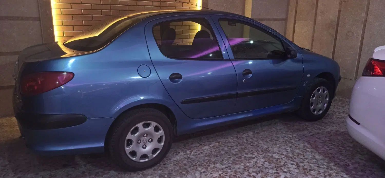 پژو ۲۰۶ صندوق دار v8 - 1390