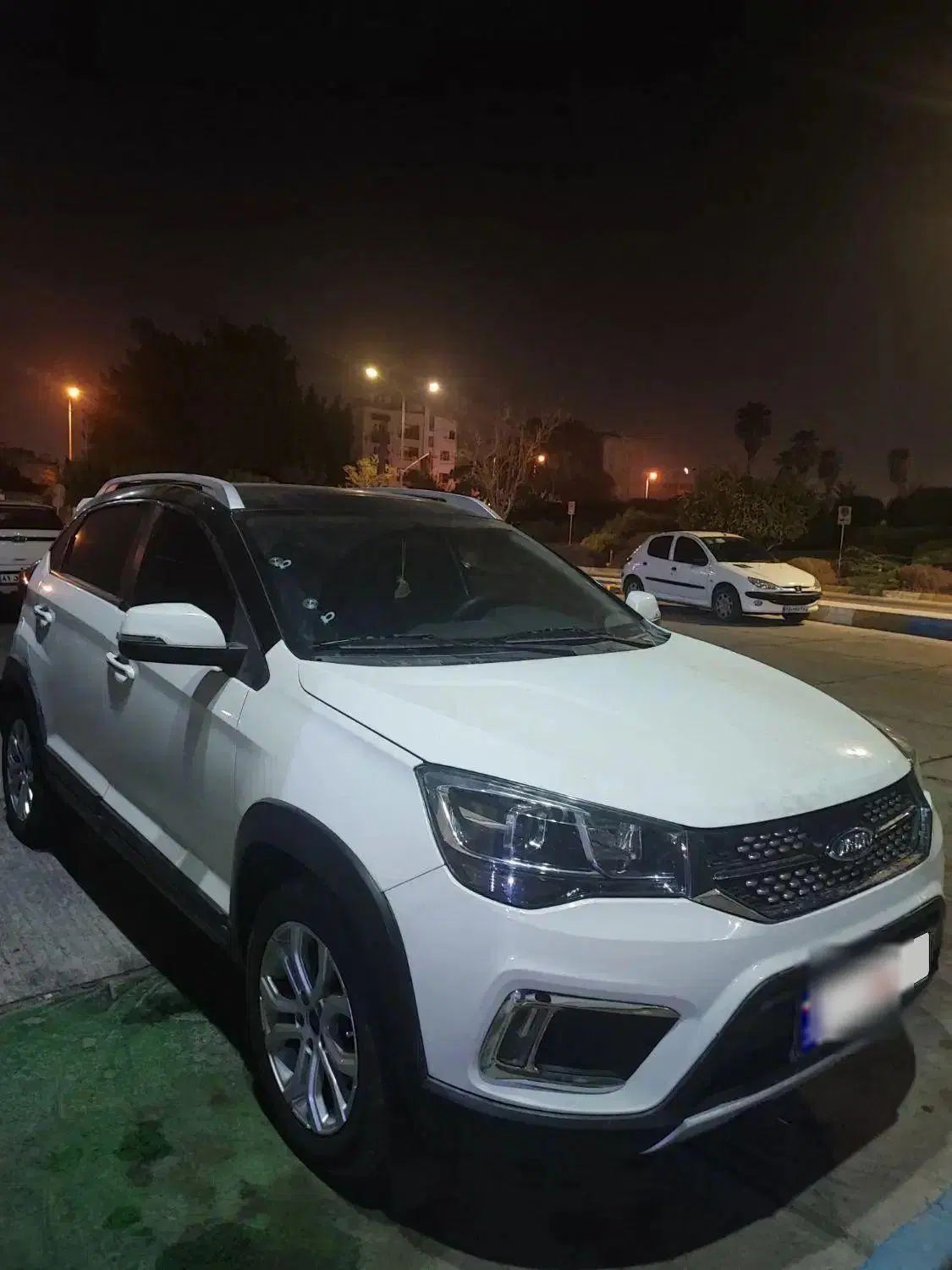 ام وی ام X22 دنده‌ای لاکچری - 1396