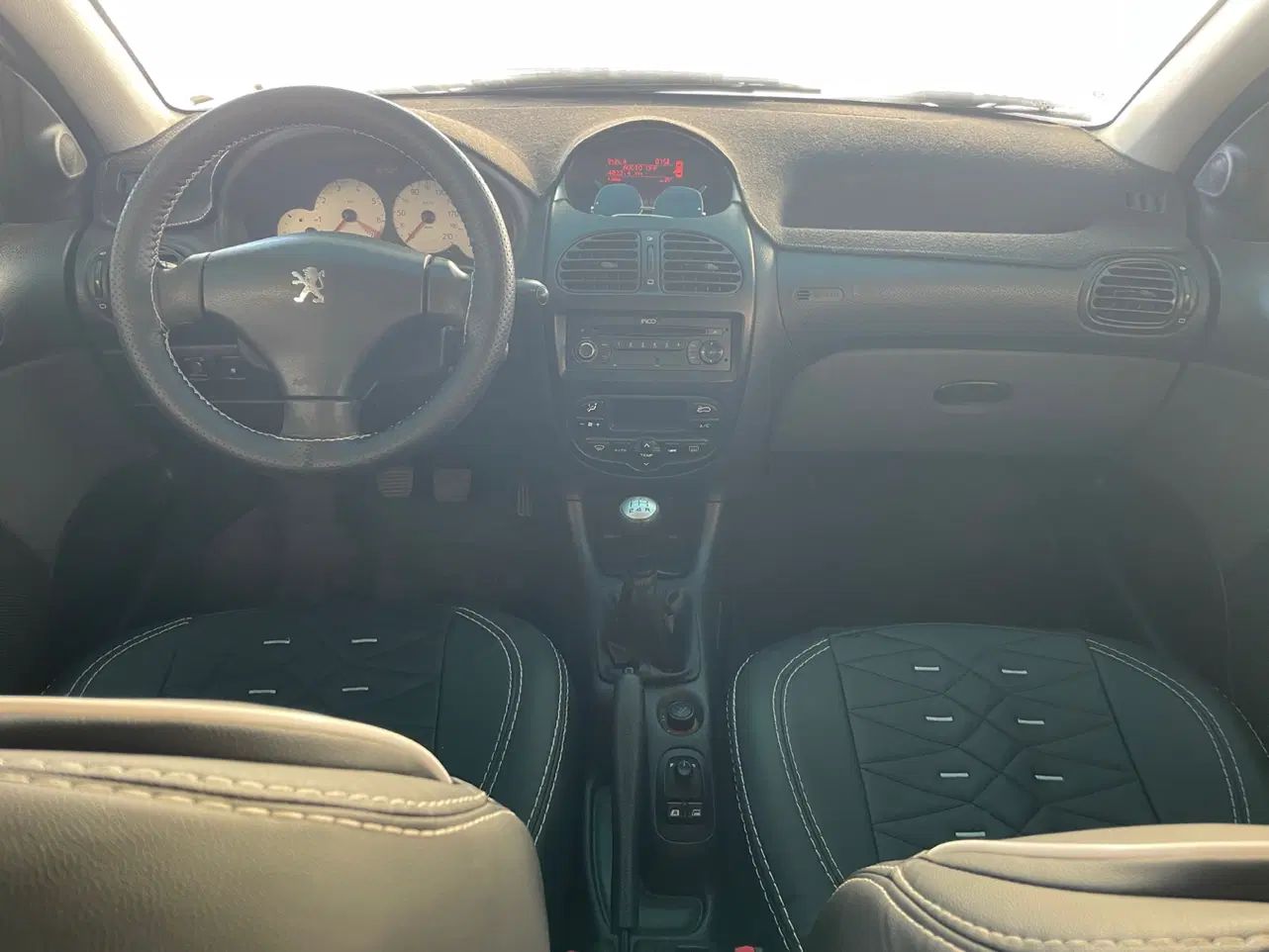 پژو ۲۰۶ صندوق دار v8 - 1395