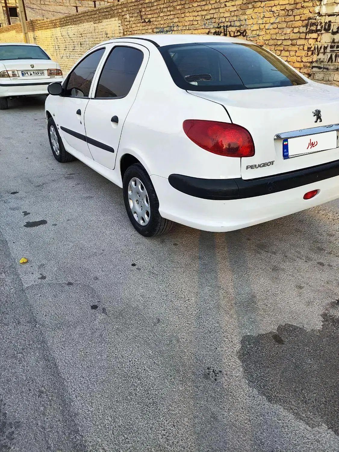 پژو ۲۰۶ صندوق دار v8 - 1393