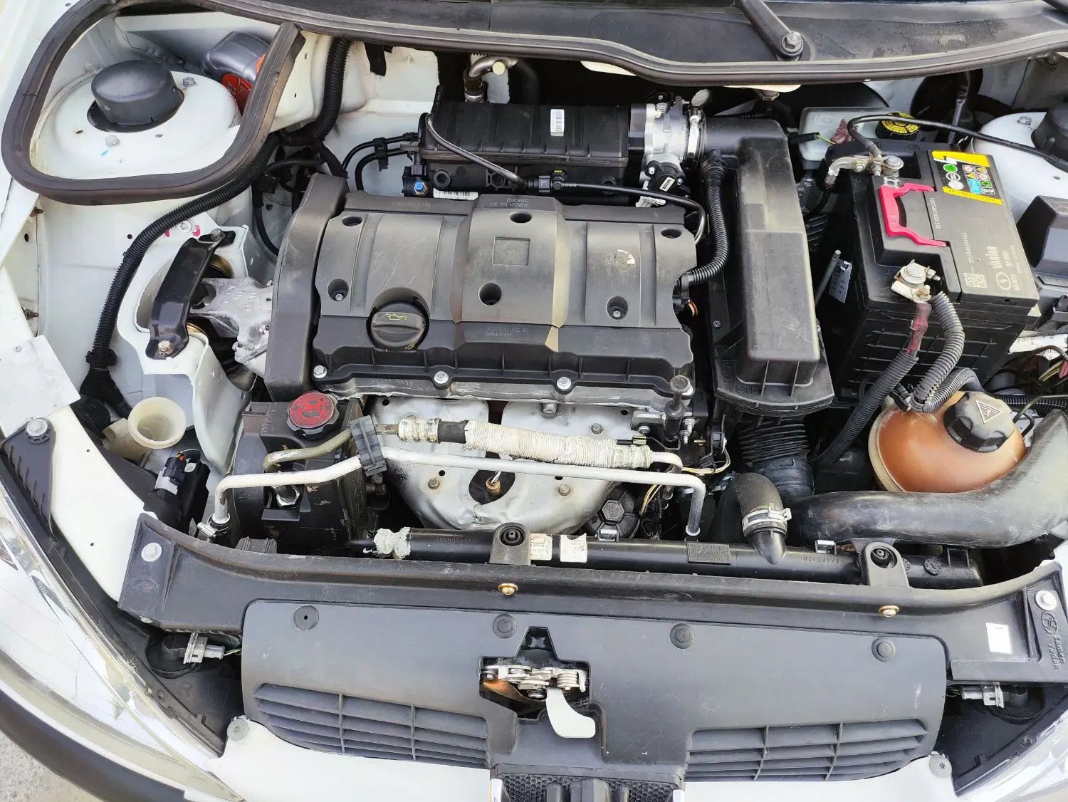 پژو ۲۰۶ صندوق دار v8 - 1393