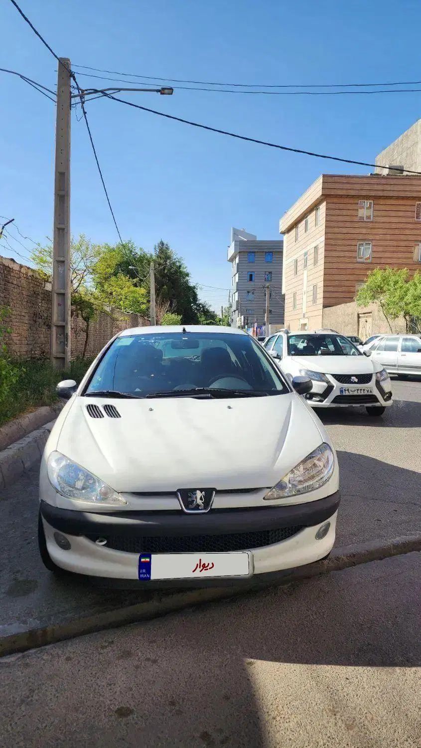 پژو ۲۰۶ صندوق دار v8 - 1394