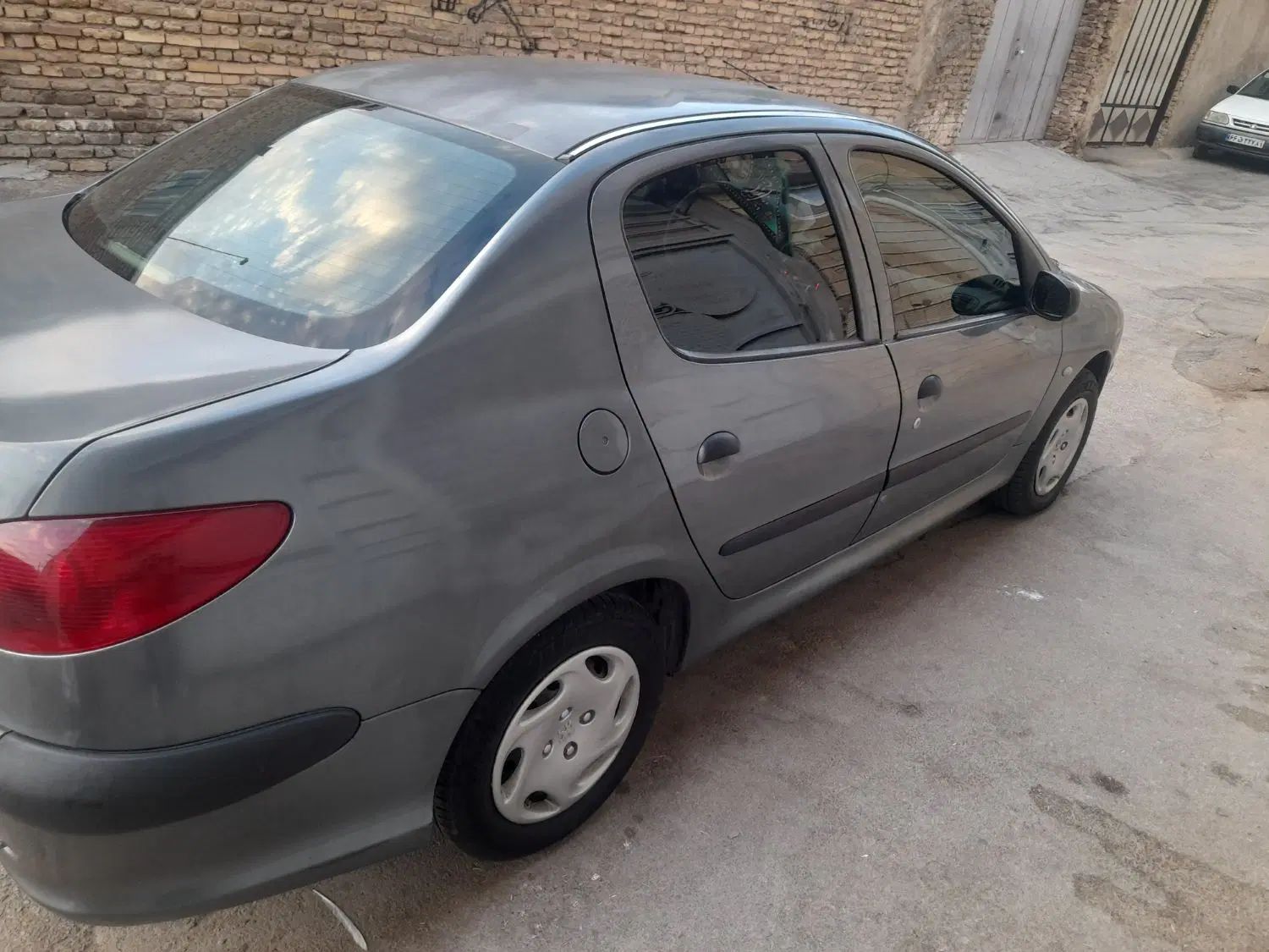 پژو ۲۰۶ صندوق دار v8 - 1386