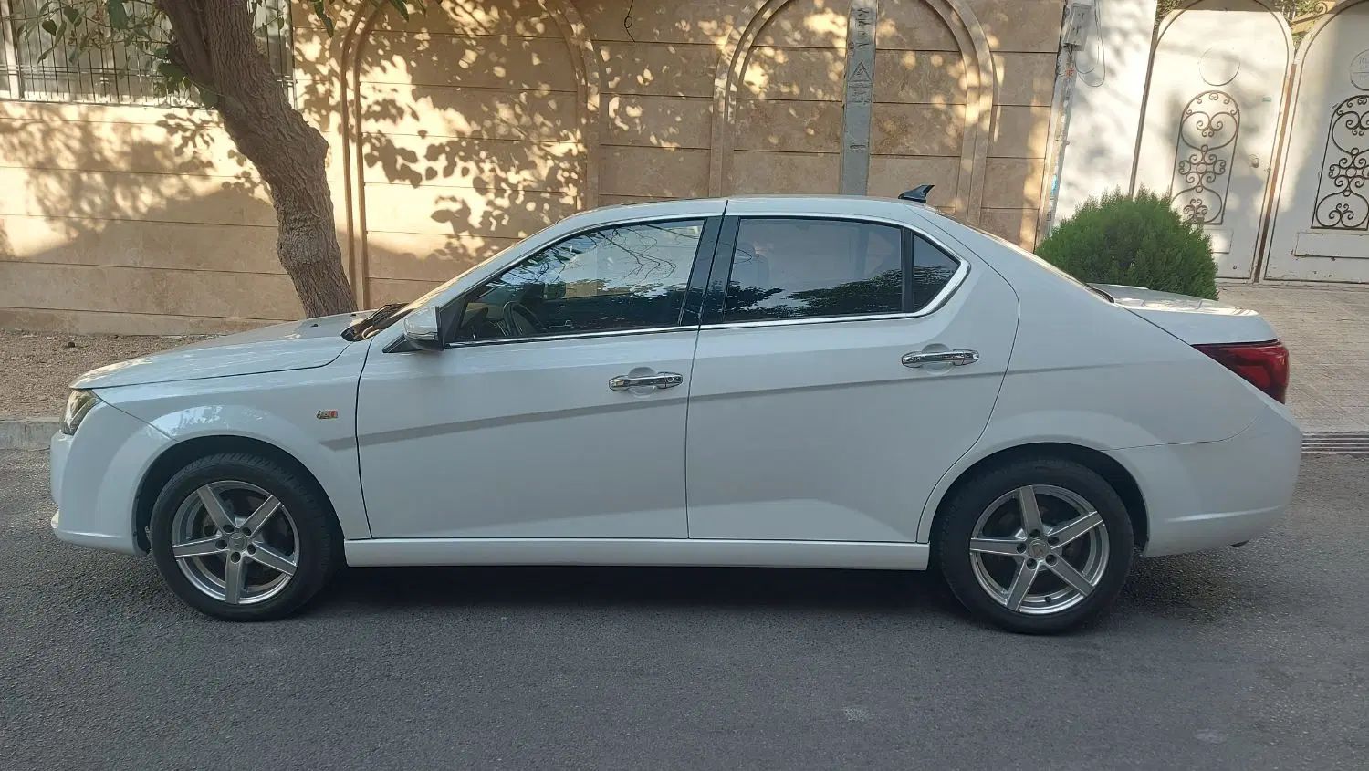 دنا پلاس توربو اتوماتیک - 1402