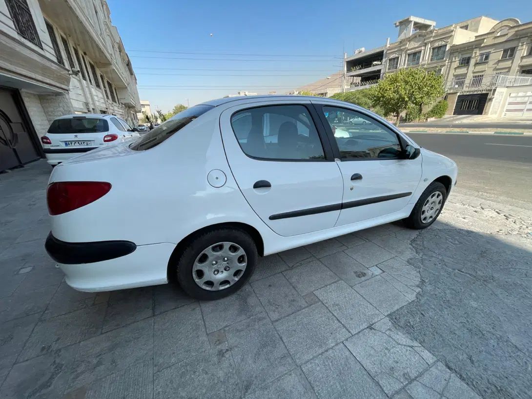 پژو ۲۰۶ صندوق دار v8 - 1396