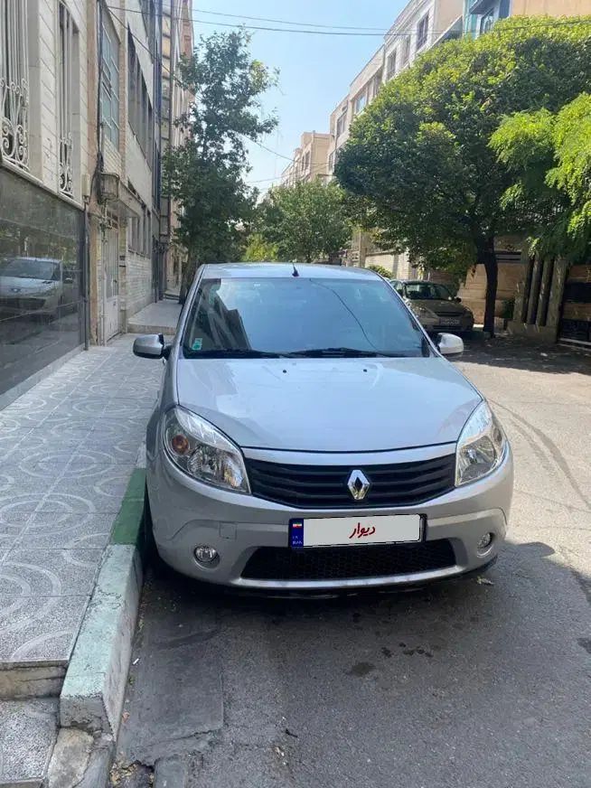 رنو ساندرو اتوماتیک - 1395