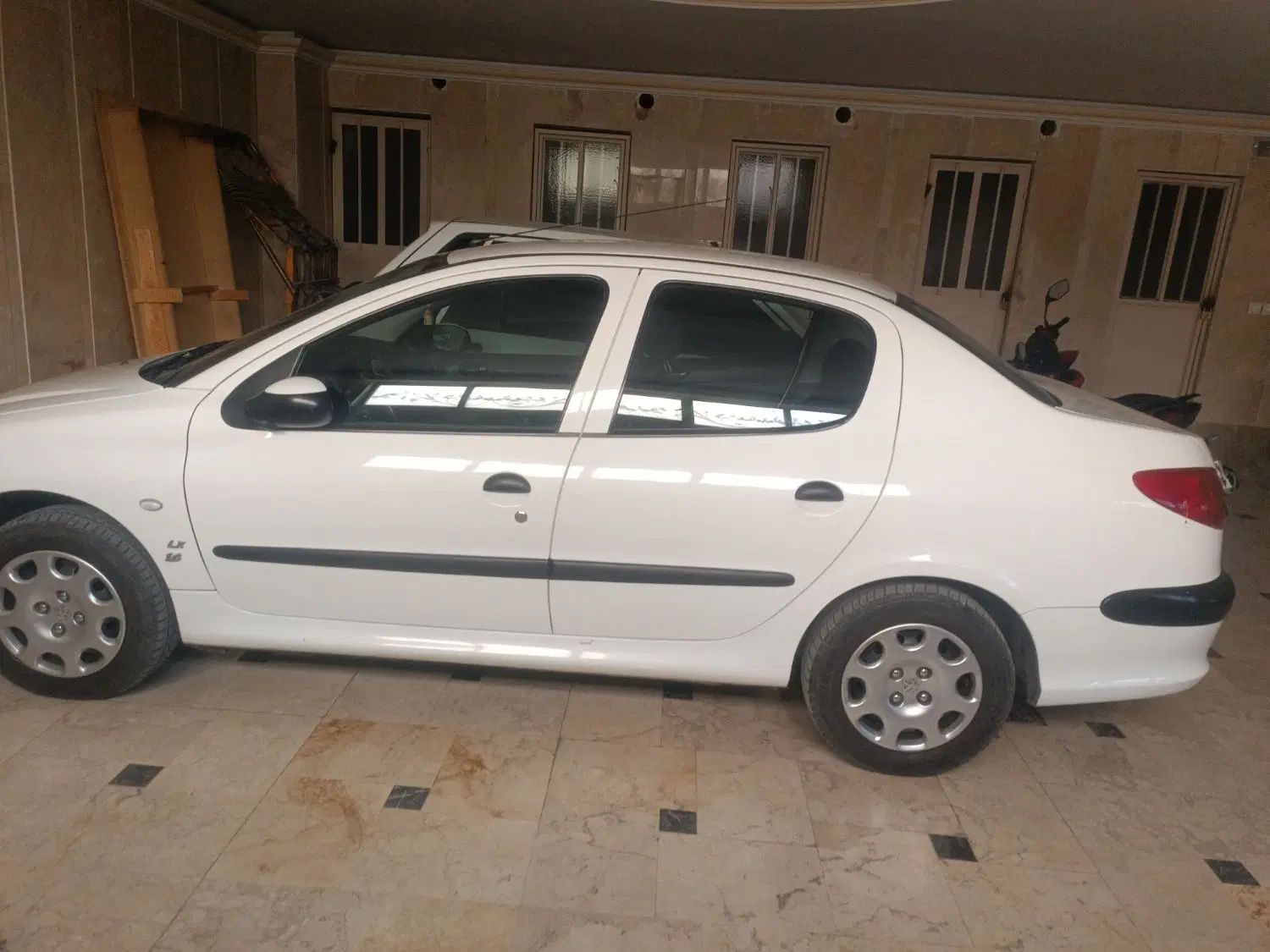 پژو ۲۰۶ صندوق دار v8 - 1395
