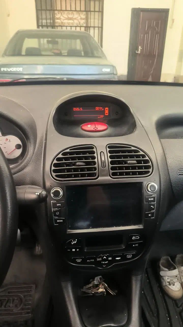 پژو ۲۰۶ صندوق دار v8 - 1398