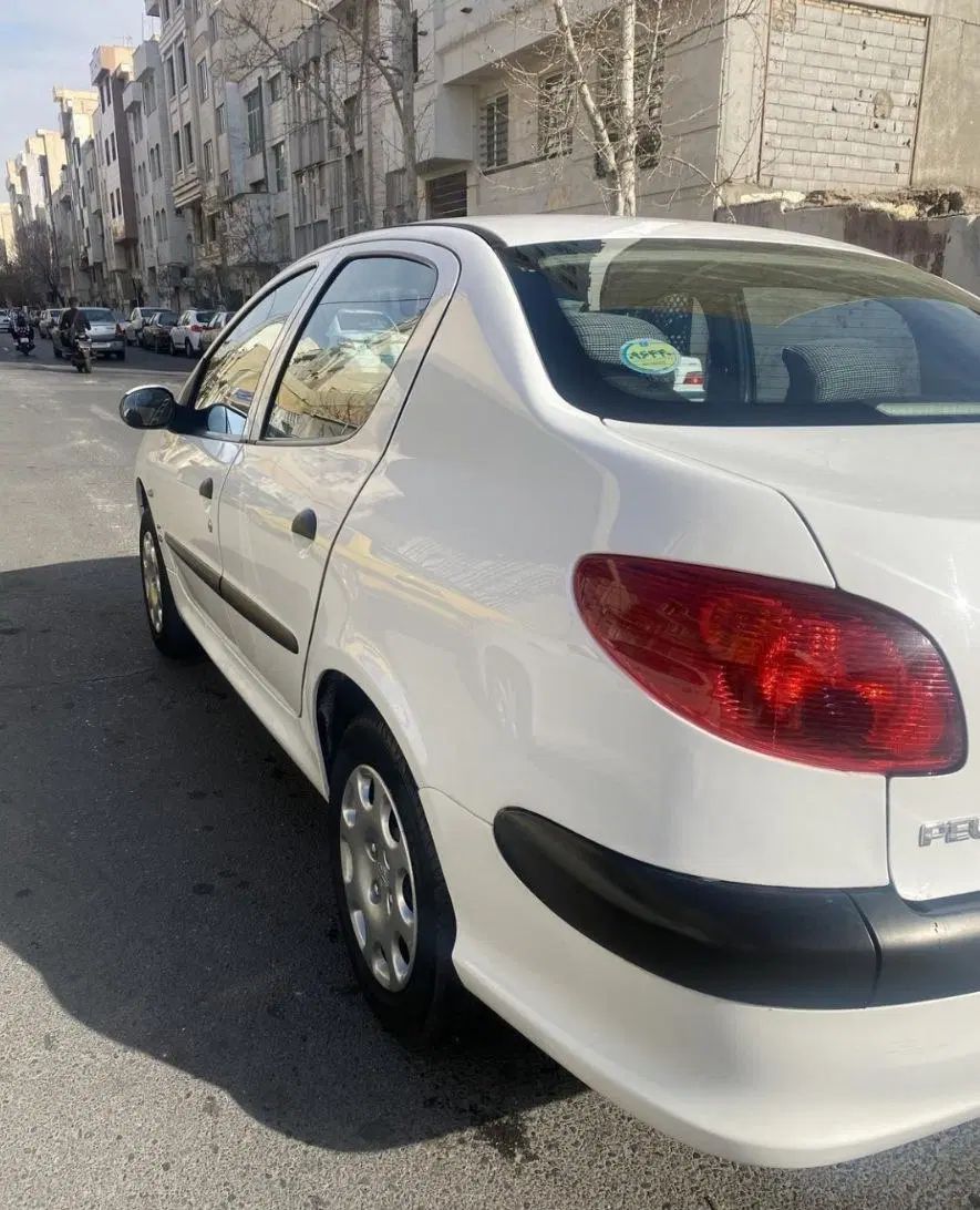 پژو ۲۰۶ صندوق دار v8 - 1393