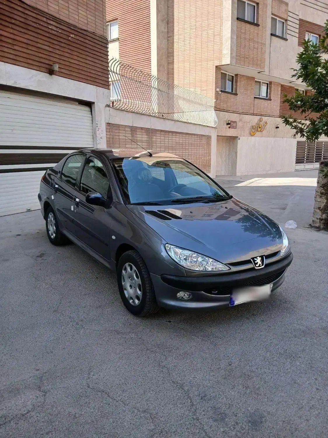 پژو ۲۰۶ صندوق دار v8 - 1393