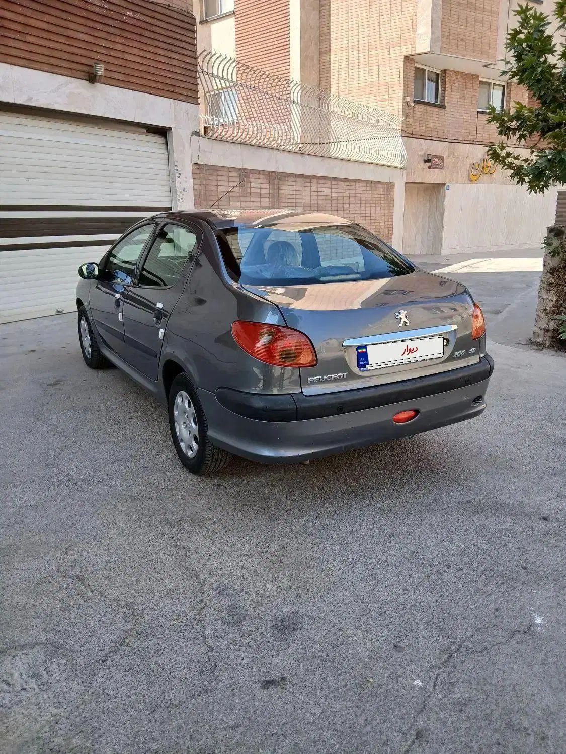 پژو ۲۰۶ صندوق دار v8 - 1393