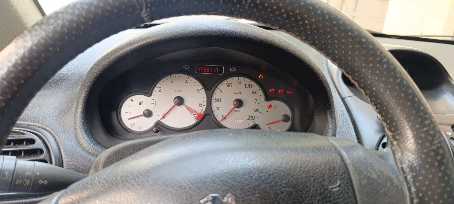 پژو ۲۰۶ صندوق دار v8 - 1398